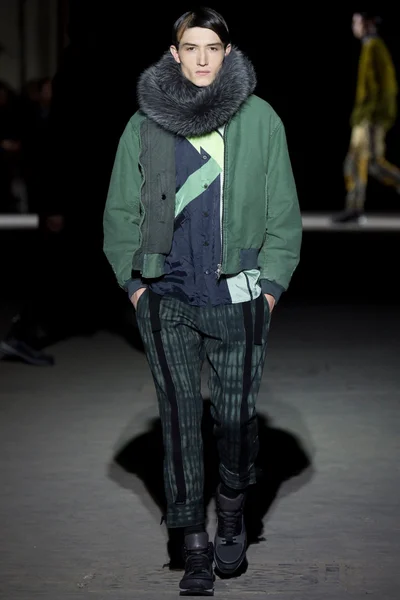 Look 37